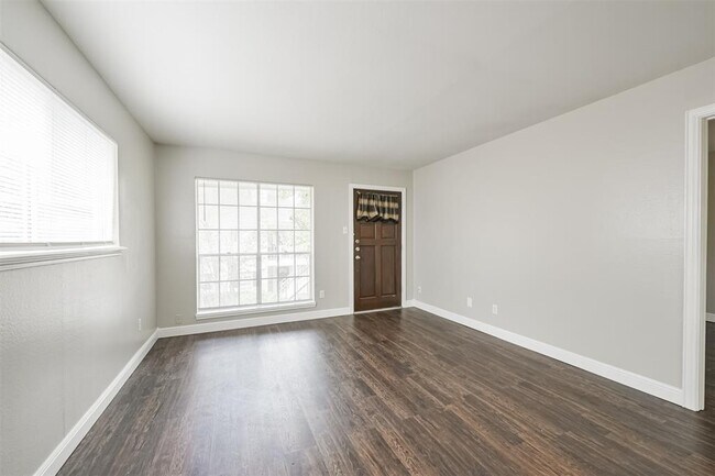 Building Photo - 847 Wax Myrtle Ln