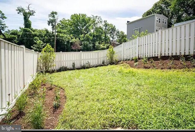 Building Photo - 325 57th St NE