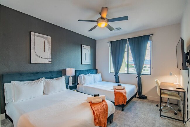 Building Photo - 15501 N Dial Blvd