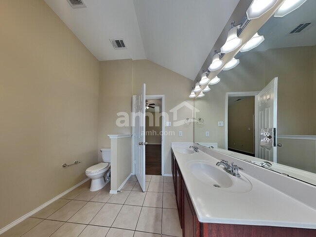 Building Photo - 406 Fireberry Dr