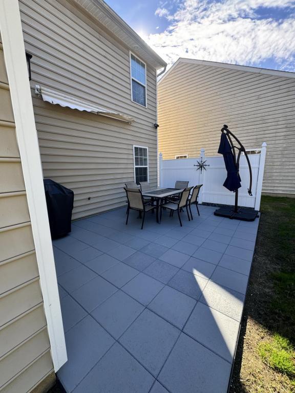 Building Photo - 5700 Hogan Bridge Dr