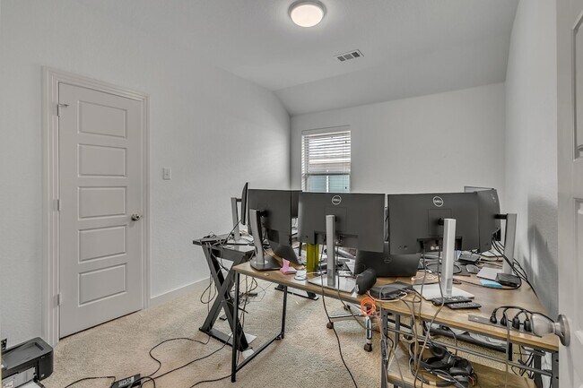 Building Photo - 4011 Logan Dr