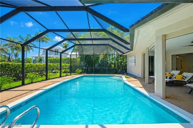 Building Photo - 2125 Marina Dr