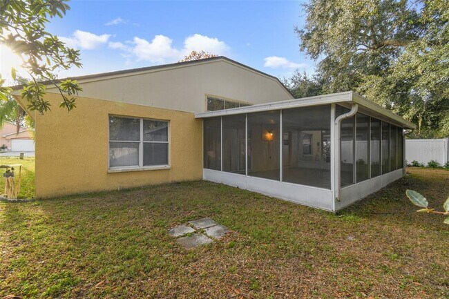 Building Photo - 2342 Tioga Dr