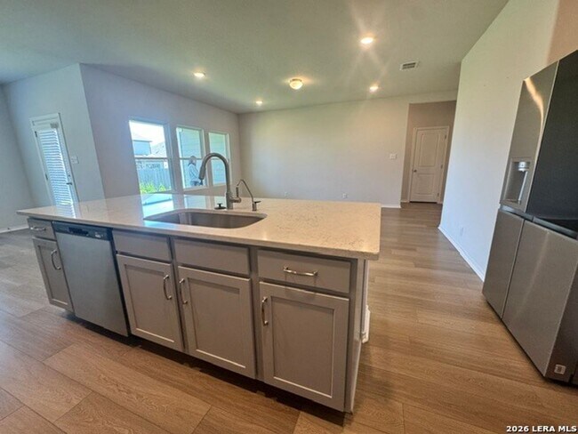 Building Photo - Newer Beautiful Home featuring 3-bedroom 2 Bath Plus office