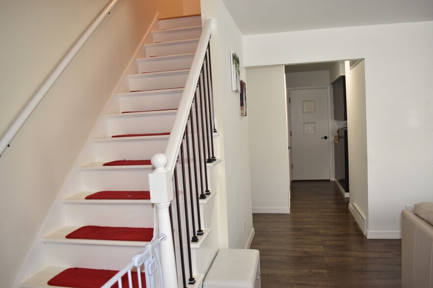 Staircase - 1954 River Park Ct