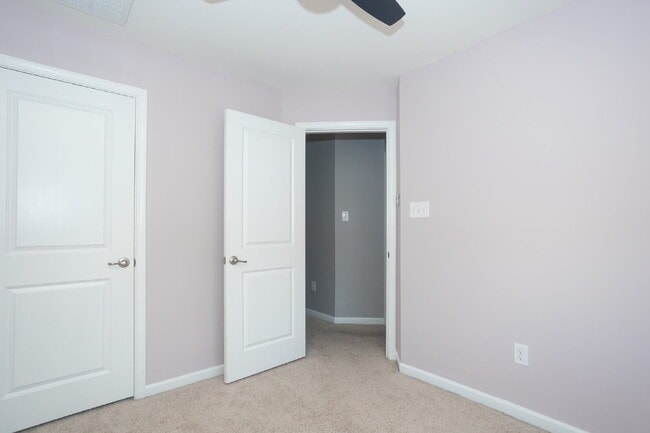 Building Photo - Exceptional 3-bedroom, 2.5-bathroom townhouse in the sought after community of The Villages at Cr...