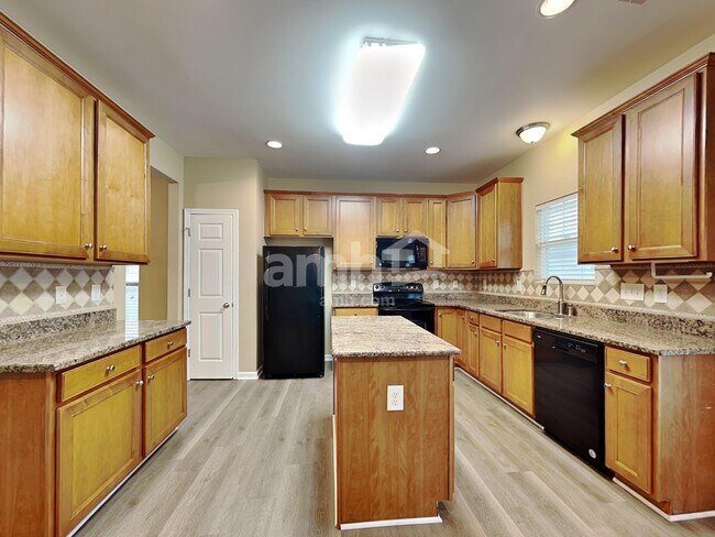 Building Photo - 682 Winners Cir