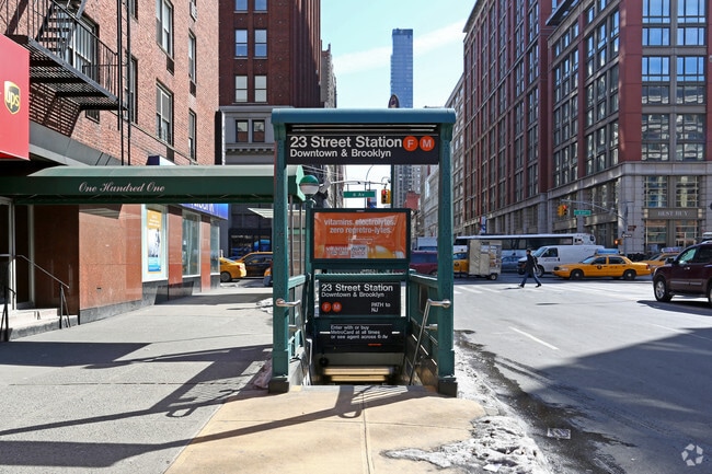 Building Photo - 140 W 23RD ST