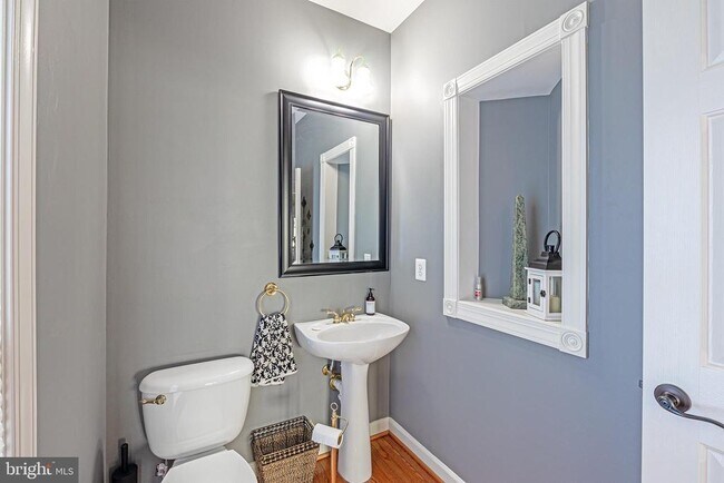 Building Photo - 47333 Middle Bluff Pl