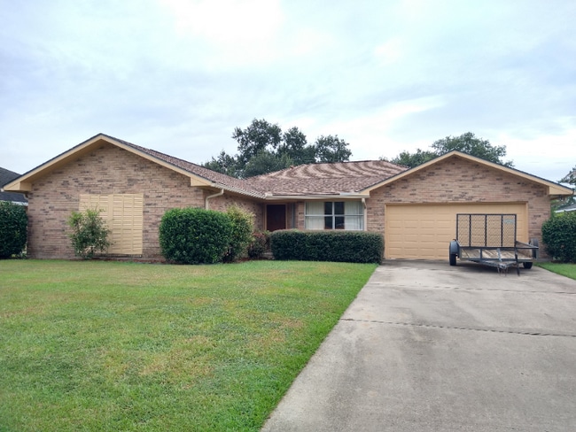 Primary Photo - 1541 Maplewood Dr