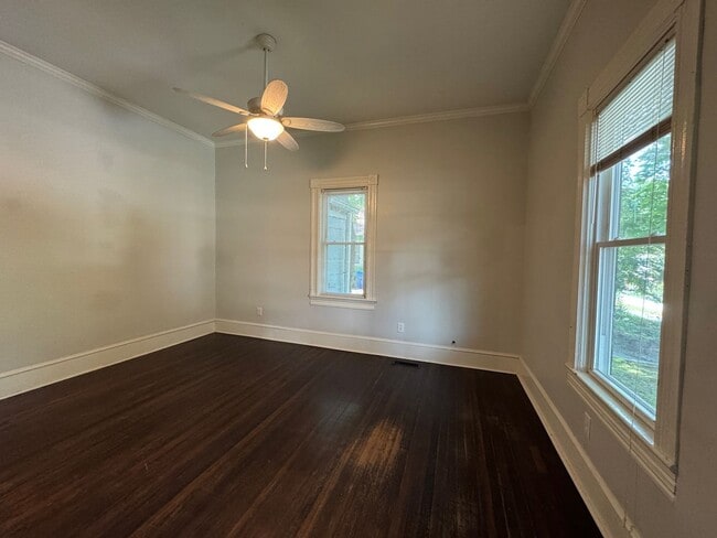 Building Photo - North AVL - Updated Spacious 2/2 Home