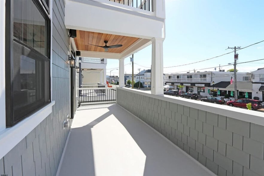 Building Photo - 9412 Ventnor Ave