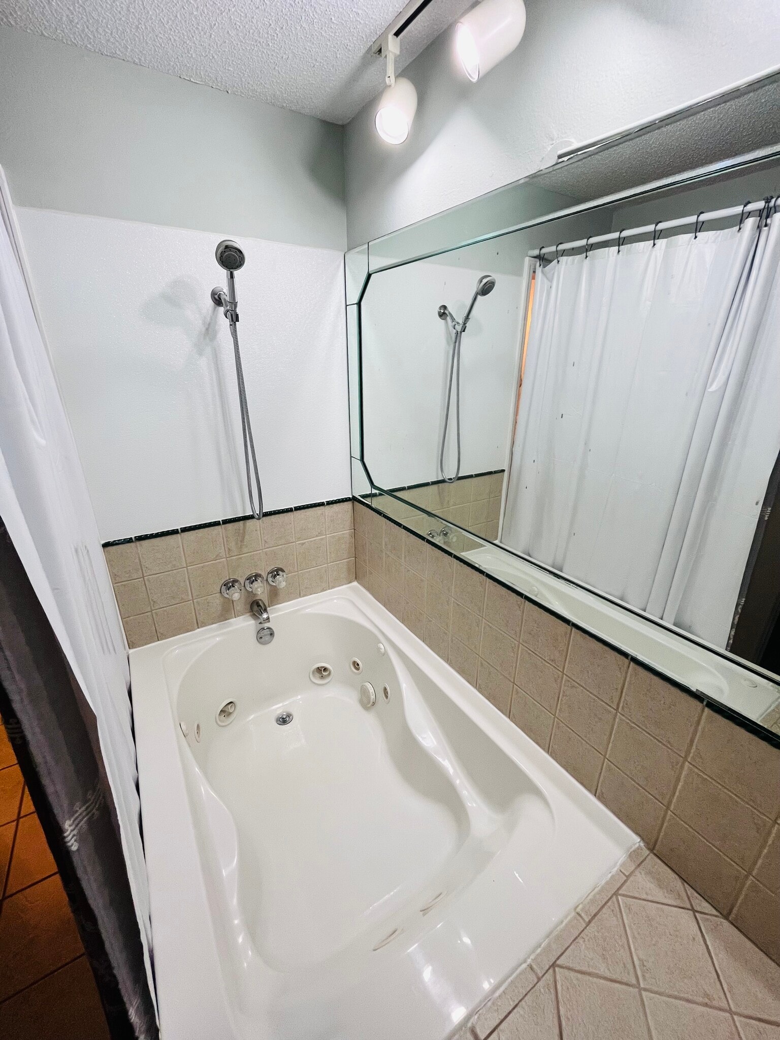 Building Photo - 389 Clubhouse