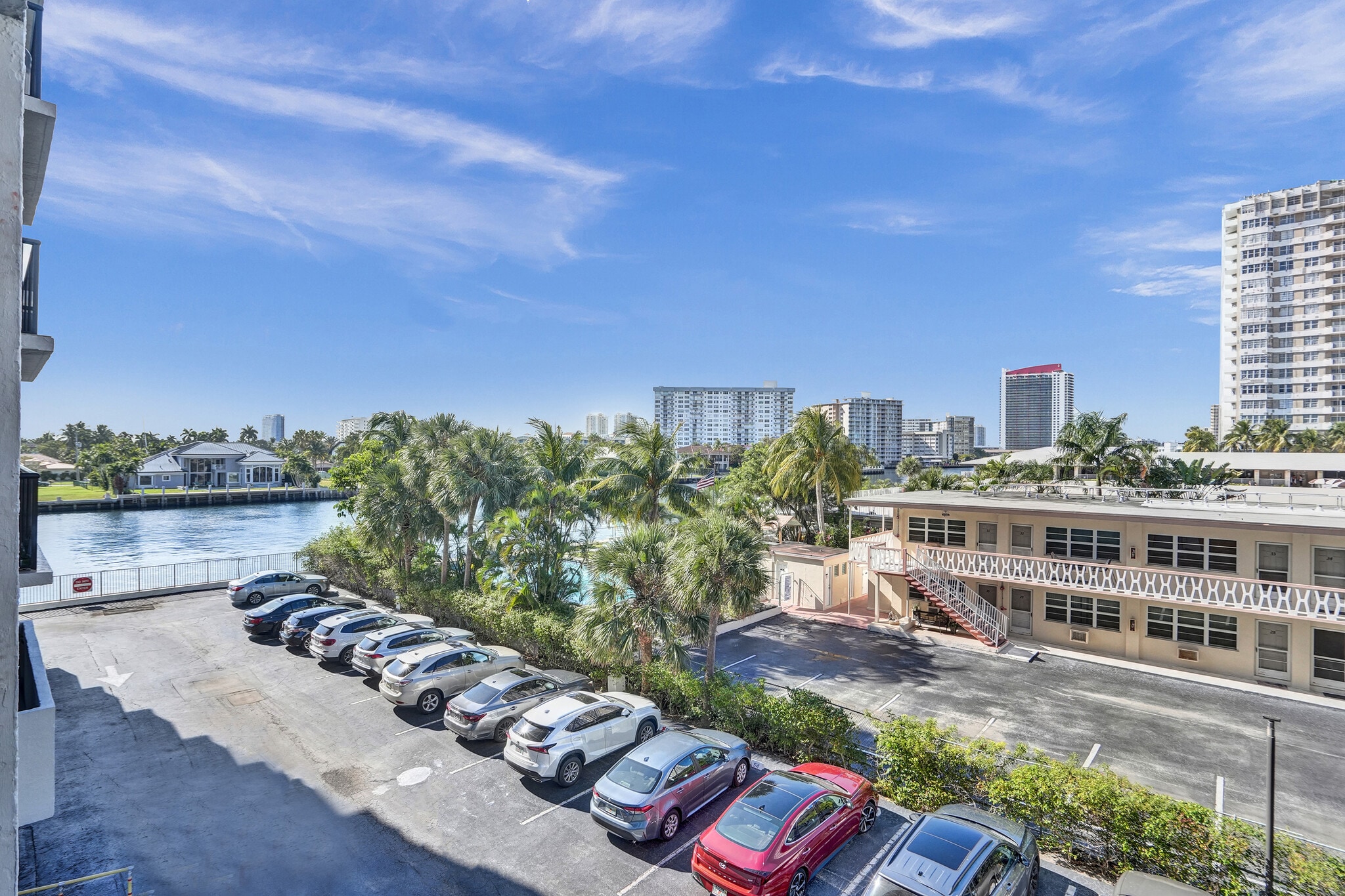 Building Photo - 2017 S Ocean Dr
