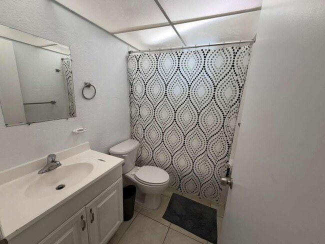 Building Photo - 4869 NW 9th Dr