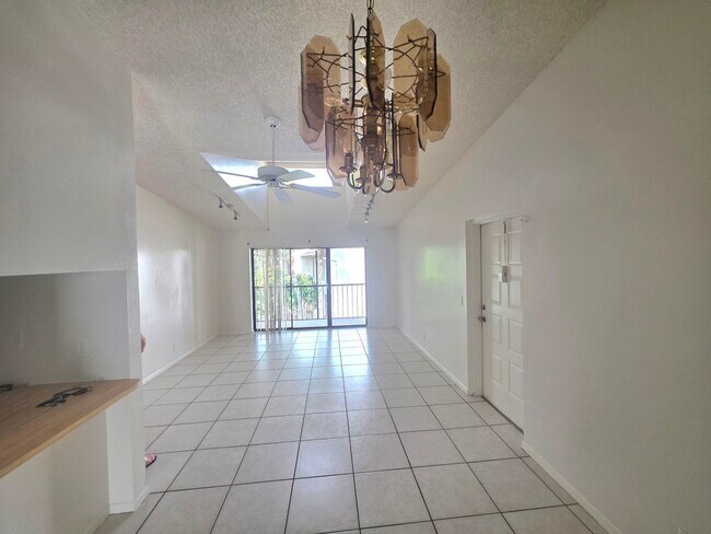 Building Photo - 203 Foxtail Dr