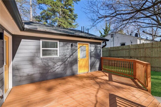 Building Photo - 4179 Hanes Dr
