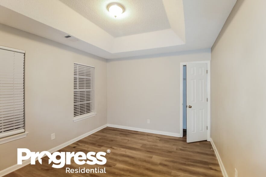 Building Photo - 3311 Royal Springs Ct