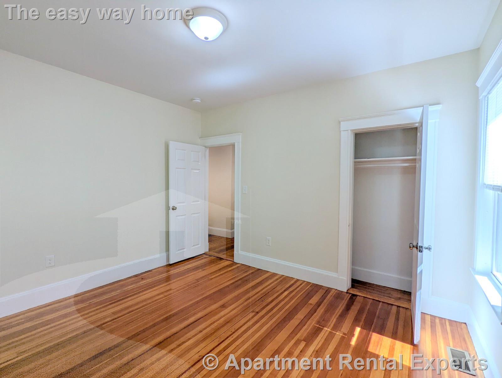 Building Photo - 8 Lowell Cir