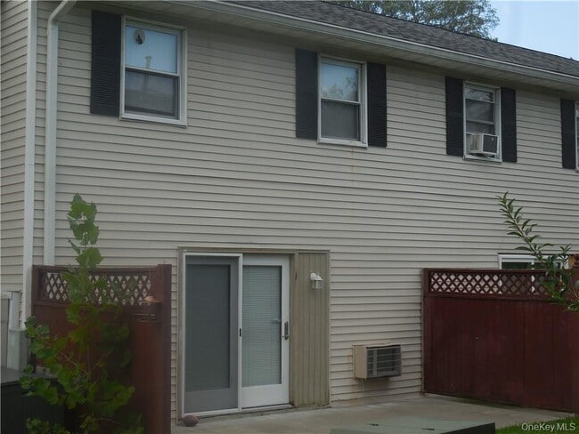 Building Photo - 14 Patton Dr