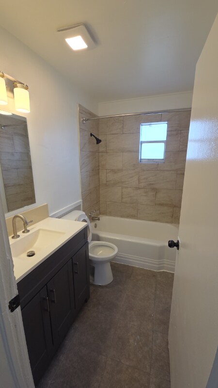 Building Photo - 1100 E Canal St