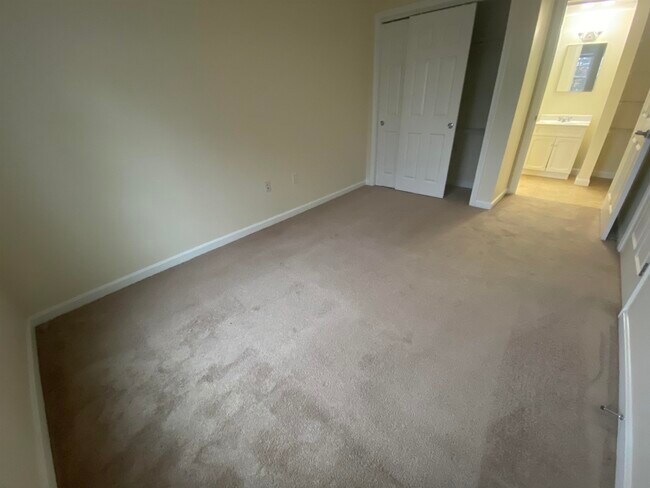 Building Photo - 80 Sentinel Court