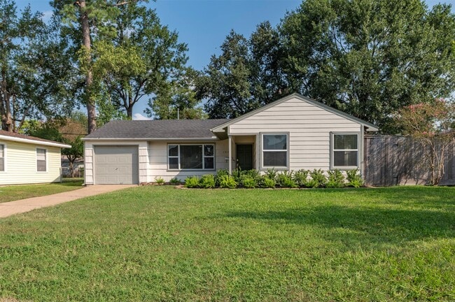 Primary Photo - 1806 Gardenia Dr