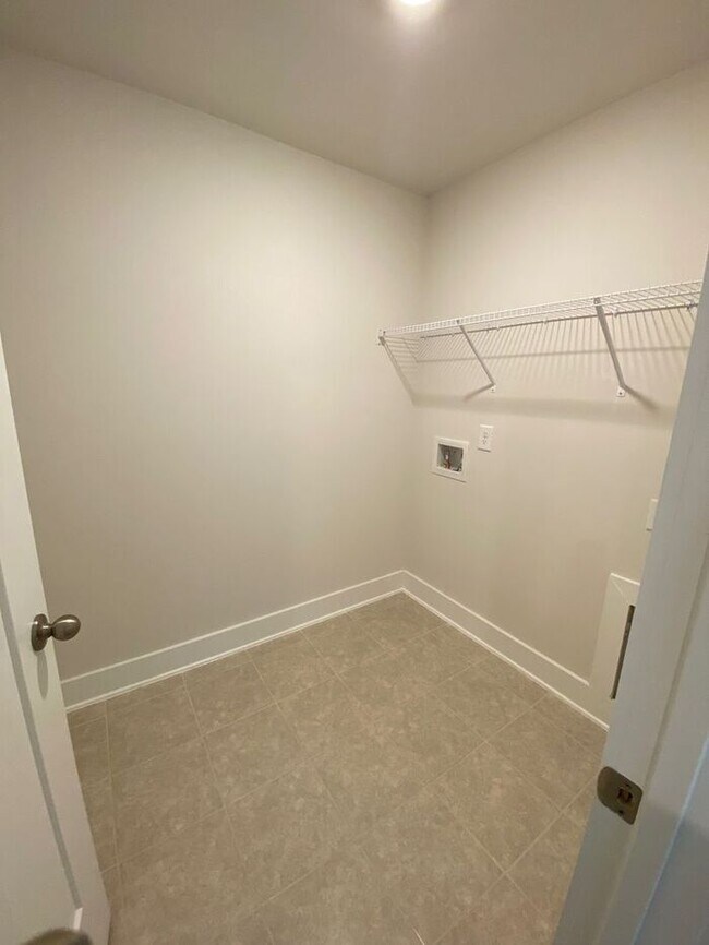 Building Photo - **Coming Soon! **Gorgeous and spacious!