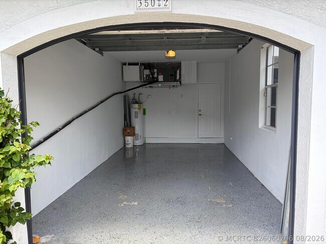 Building Photo - 350 SW 8th St