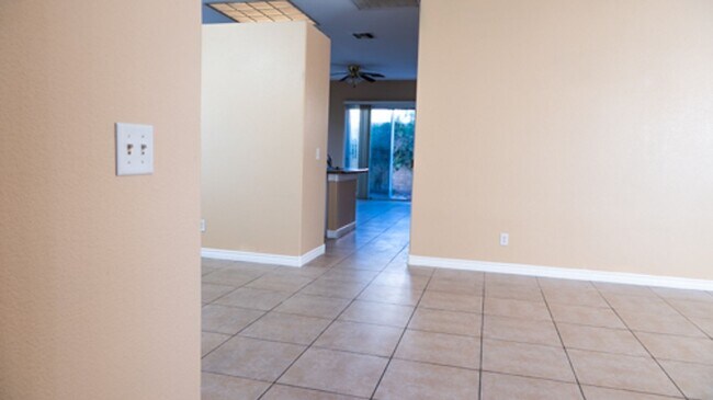 Building Photo - 9205 Guggenheim Ct