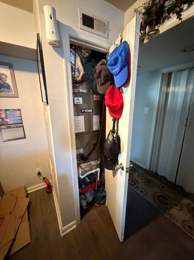 Building Photo - 3212 Barton Ave