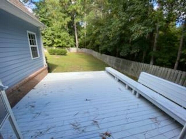 Building Photo - 3 Bedroom, 2 bath home in North Shore Comm...
