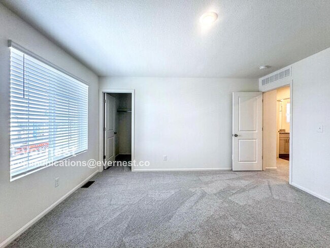 Building Photo - 3858 Riviera Ct
