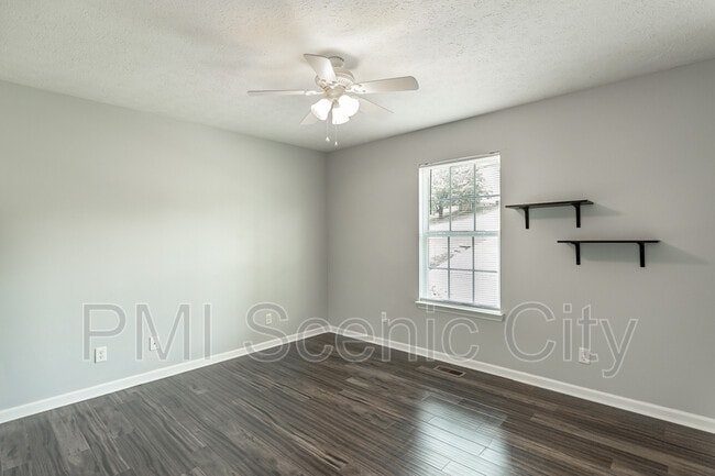 Building Photo - 343 Pine St