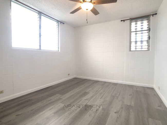 Building Photo - 412 N Kuakini St