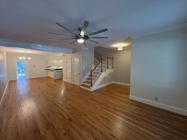 Building Photo - Townhome Available in North Main Community Downtown Greenville!