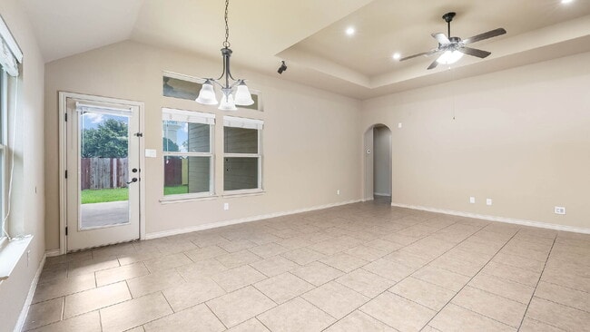 Building Photo - 15606 Fox Ln