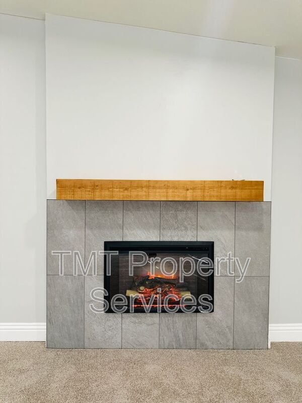 Building Photo - 5536 D St