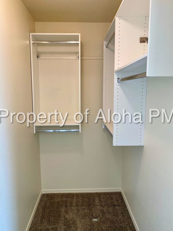 Building Photo - 1053 W Pine Ave