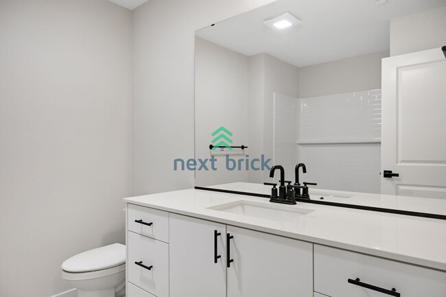 Building Photo - A fabulous 3 bedroom and 3 bathroom house