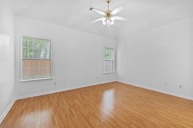 Building Photo - 2106 Hawks Rd