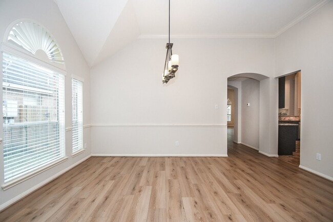 Building Photo - 2218 Millerton Ln