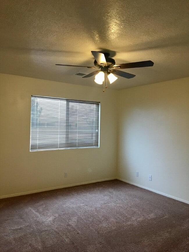 Building Photo - Enchanted Hills - 3BR w/AC