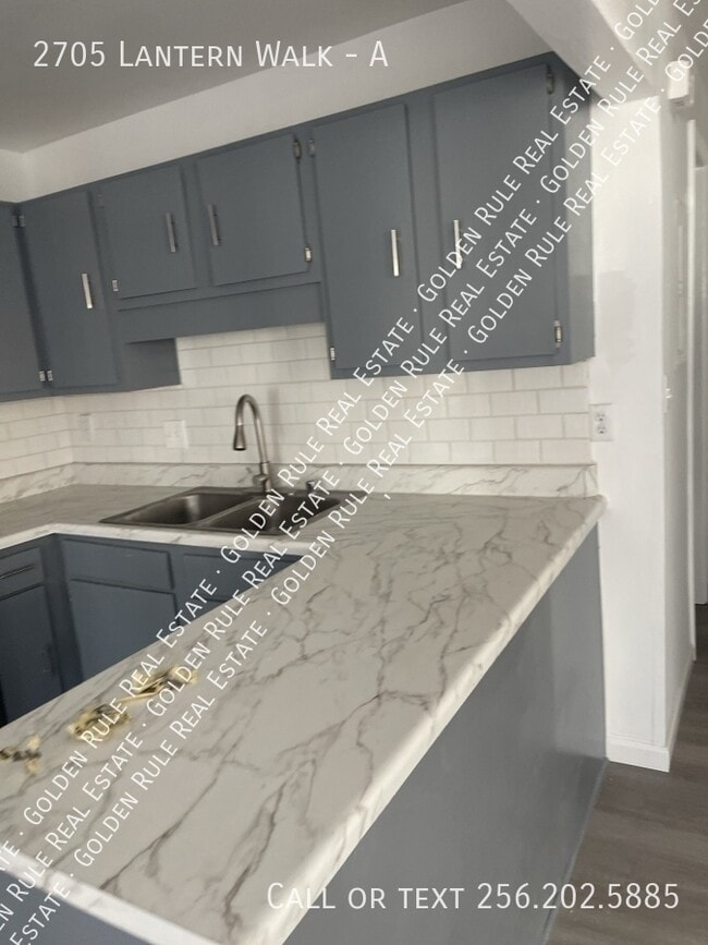 Building Photo - 2705 Lantern Walk SE