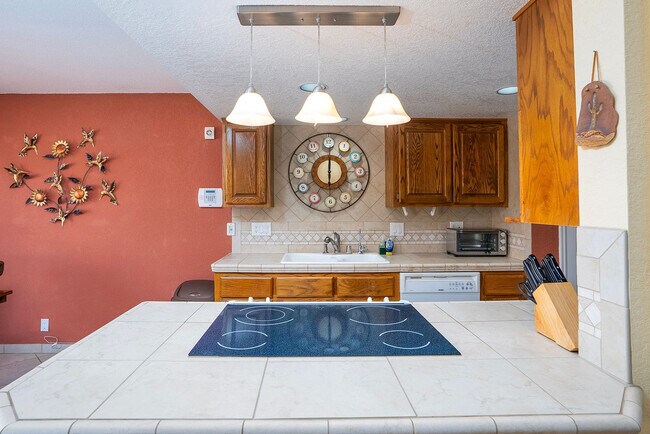 Building Photo - 935 Genoa Dr
