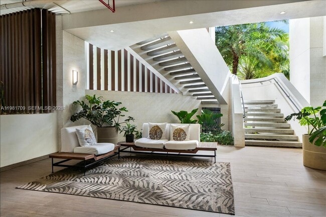 Building Photo - 3581 E Glencoe St