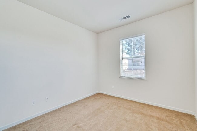 Building Photo - 104 Alden Ct