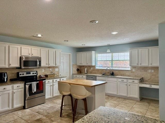 Building Photo - 9580 Estate Dr
