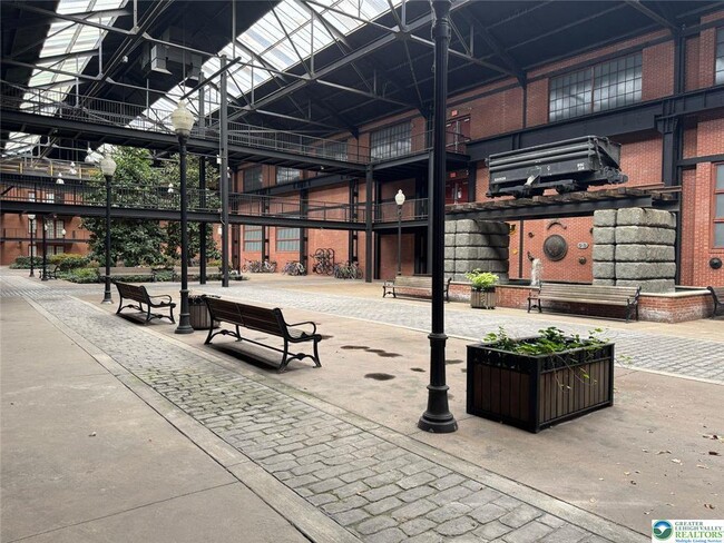 Building Photo - 11 W 2nd St